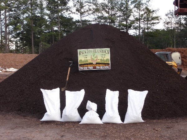 http://www.backtothegarden.us/images/Web%20lrg%202012-02-27%20Compost%20in%20Grain%20Bags%20006.jpg